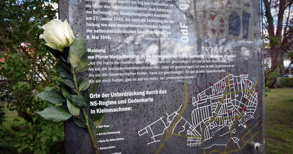 Gedenken Opfer des Faschismus am OdF-Platz Kleinmachnow