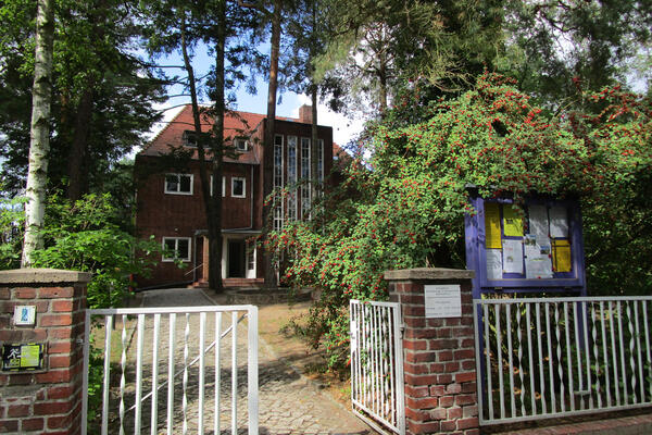 Bild vergr&ouml;&szlig;ern: aktuelle Ansicht von der Stra�e aus