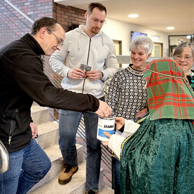 Bild vergr&ouml;&szlig;ern: 2026: Sternsinger im Rathaus Kleinmachnow bringen den Segen