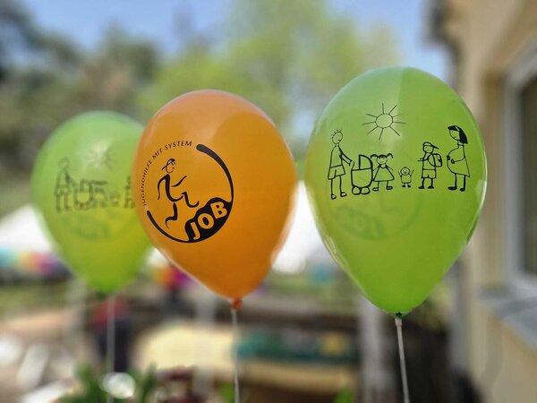 Bild vergr&ouml;&szlig;ern: Das Foto zeigt drei Luftballons.