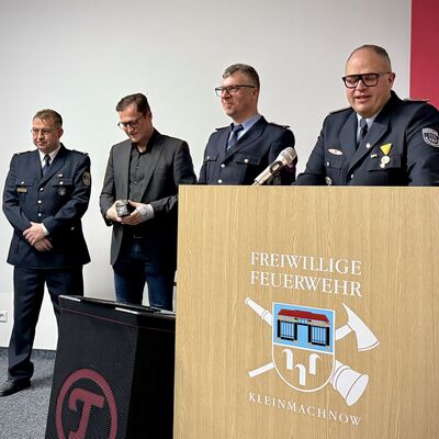 Bild vergr&ouml;&szlig;ern: Bilderserie: Jahreshauptversammlung Freiwillige Feuerwehr Kleinmachnow 2026; v.l.n.r. M. Heilmann, B. Krause, T. Schwamm, K. Schwarz