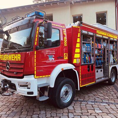 Bild vergr&ouml;&szlig;ern: Das Foto zeigt das neue Tankl&ouml;schfahrzeug der Freiwilligen Feuerwehr Kleinmachnow, das am 13. Juni 2026 feierlich in Dienst gestellt wurde