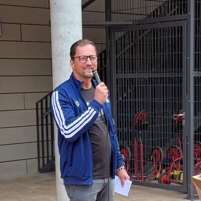 Bild vergr&ouml;&szlig;ern: Das Foto zeigt B&uuml;rgermeister Bodo Krause bei seiner Dankesrede auf der WCD-Abschlussveranstaltung
