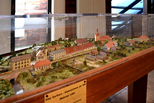 Bild vergrößern: Modell des Alten Dorfes Kleinmachnow