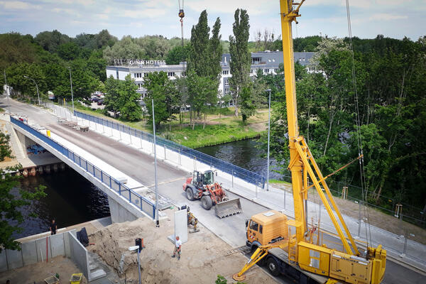 Bild vergrößern: Bauarbeiten an der Rammrathbrücke