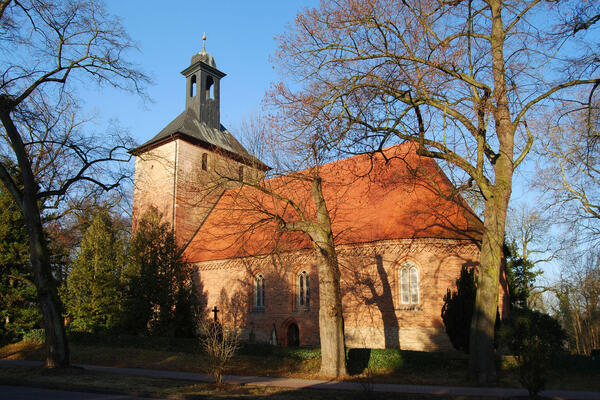Bild vergr&ouml;&szlig;ern: Dorfkirche Kleinmachnow