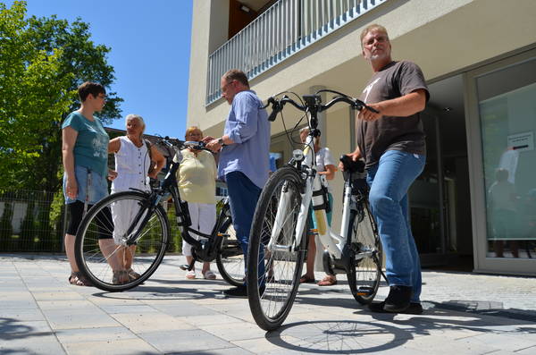 Bild vergr&ouml;&szlig;ern: Pedelecs zum Testen